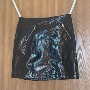 wet look. faux leather skirt